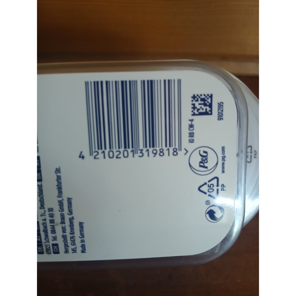 Oral-B iO Ultimate Cleaning Electric Toothbrush Heads - 4 Heads - Picture 2 of 3
